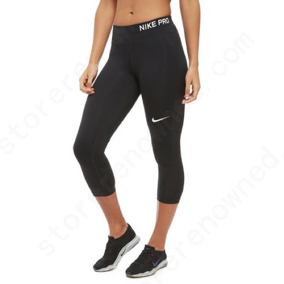 Cropped Nike Pro Leggings - Picture 1 of 2
